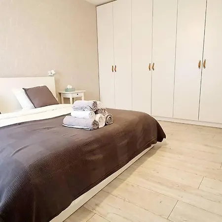 Stylist 1 Bd By Hostlovers Kaunas